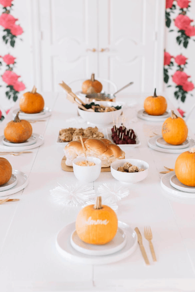 10 Stunning Thanksgiving Day Decor Ideas